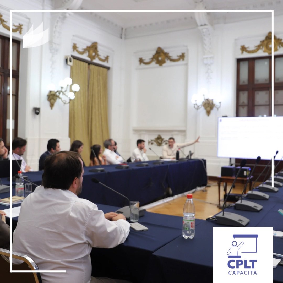 ctransparencia's tweet photo. 📊 Hoy, en el Conversatorio #CPLT, analizamos los desafíos de la transparencia presupuestaria en América Latina 🌎.

💡 Con solo un 52% en el Índice OBI, es necesario fortalecer la rendición de cuentas y la confianza ciudadana.

#Transparencia #Presupuestos #GestiónPública https://t.co/edV0kc11JK