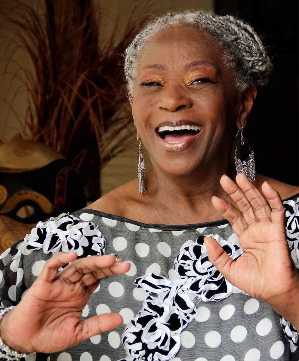 #QEPD Adiós a la 'Negra Grande de Colombia': Leonor González Mina falleció a los 90 años. La icónica artista, quien inmortalizó 'Yo me llamo cumbia', partió este miércoles 27 de noviembre. Un legado que trasciende generaciones.