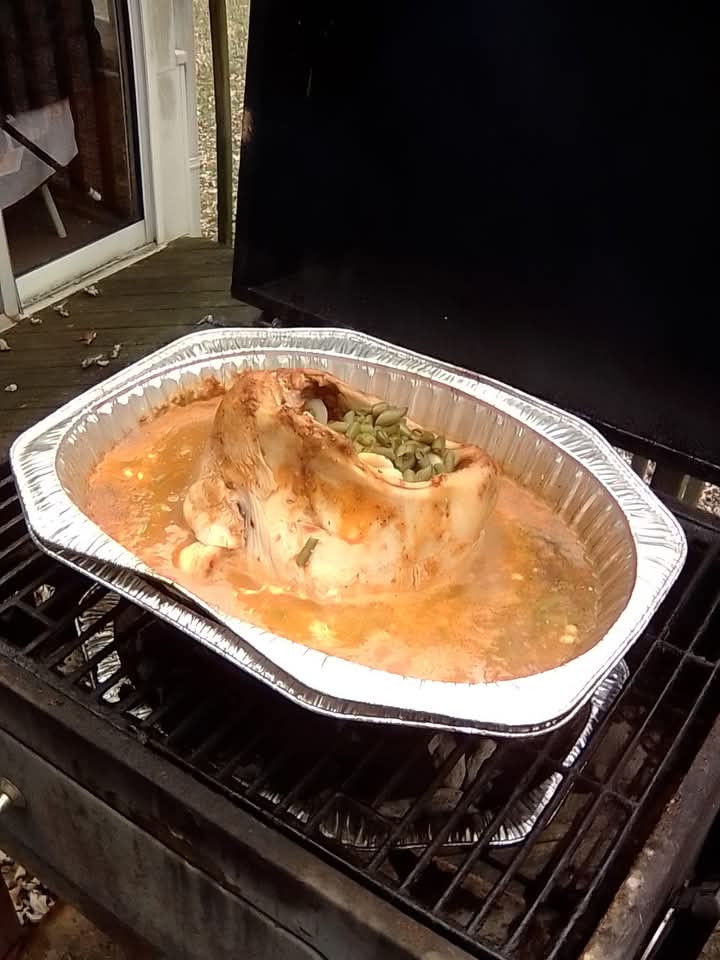 WildElDios's tweet photo. Cooking like i do ain't even done yet and letting the turkey smoke on the grill 🙌🏾😉😋 https://t.co/Ul8u77ENhD