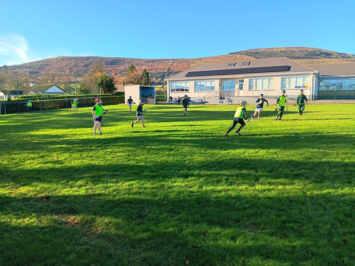 WhelanGavin's tweet photo. #MunsterFinalFever in @KilrossantyF earlier - great excitement ahead of Saturday's Provincial JHC Final, #ClubColours Day - no shortage of Hurling skills, games, movement & participation, thanks to all the pupils & staff ππβ
οΈπ @KilrossantyGAA @WaterfordGAACG #SchoolsCoaching https://t.co/yQsZeCfThd