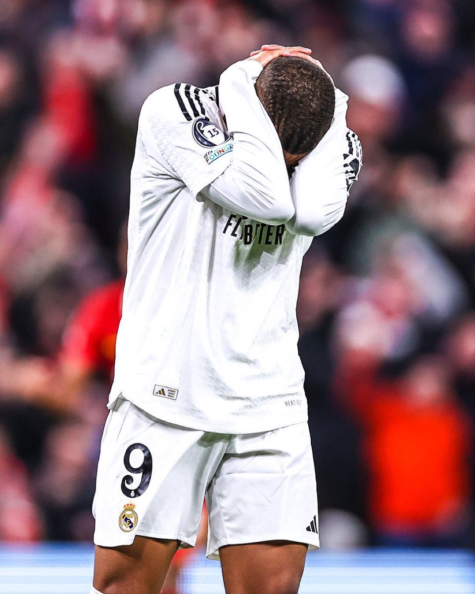 Madridismoreal's tweet photo. Vino para jugar partidos como el de esta noche y no solo no ha aparecido si no que también ha fallado un penalti que hubiera significado el empate. 

Cuanta desilusión 💔 https://t.co/QwyvxTL7mJ