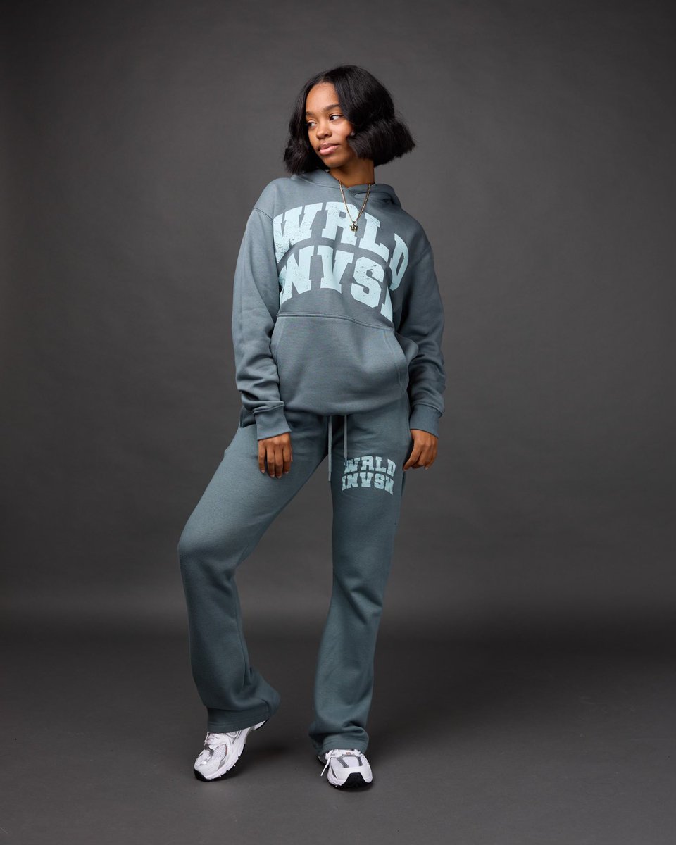 WRLDINVSN's tweet photo. 🚨 BLACK FRIDAY IS HERE 🚨

NEW FLARE SETS DROP AT 5PM CENTRAL TIME ! Only $79 + items as low as $5 🤯🥳 https://t.co/c3q6d4vASA