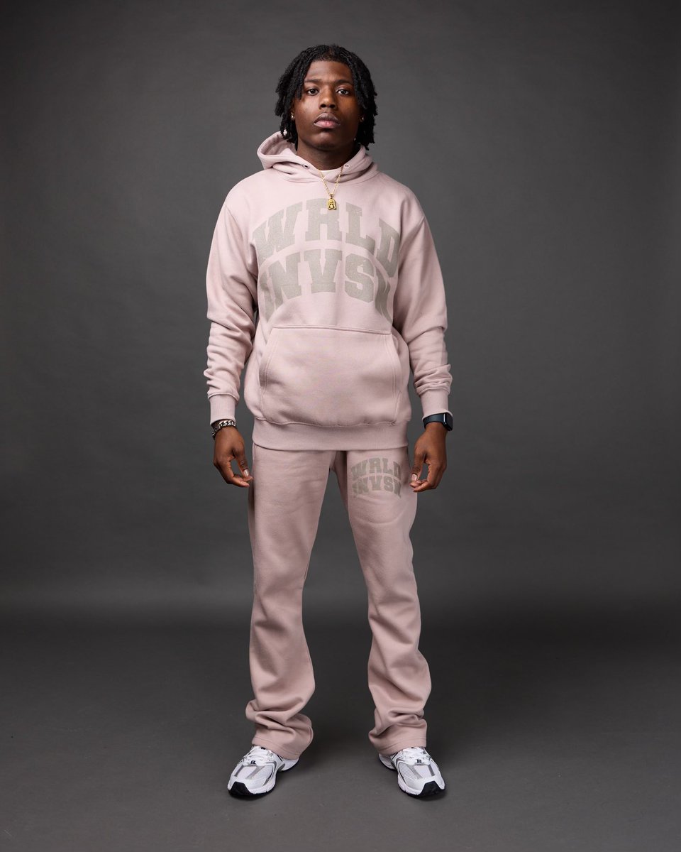 WRLDINVSN's tweet photo. 🚨 BLACK FRIDAY IS HERE 🚨

NEW FLARE SETS DROP AT 5PM CENTRAL TIME ! Only $79 + items as low as $5 🤯🥳 https://t.co/c3q6d4vASA