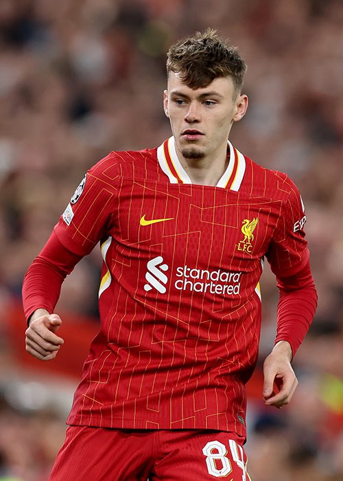 Performance MONUMENTALE de Conor Bradley!

Poussé par un Anfield en feu, il a rendu une copie presque parfaite sur son côté droit : 

🎯 1 passe décisive 
⚔️ 8/12 duels gagnés 
⚡️ 5 tacles dont 1 en dernier défenseur. 
✅ 85% de passes réussies.

Ovation. 

#LIVRMA