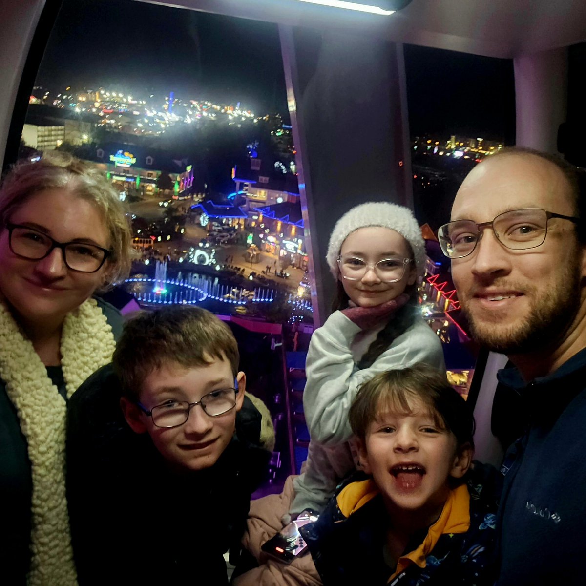 AmyImholte's tweet photo. From my family to  the small handful that follow me, as we get ready to expat in the next year and head across the pond I wish you all a wonderful holiday... I will be exiting "X" as i refuse to anything Elon musk does. Thanks Elon for laying off my brother as he fights cancer. https://t.co/CWsByP2z2v