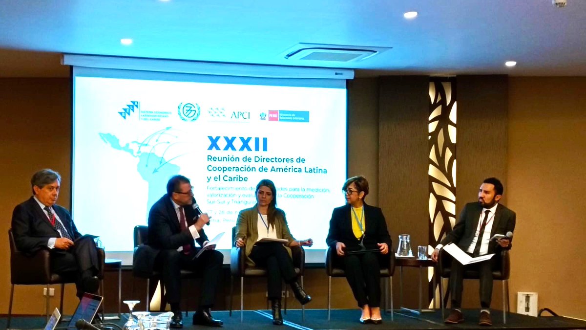 CancilleriaCol's tweet photo. Durante el panel, la directora de Cooperación Internacional resaltó la experiencia de Colombia en el sistema de gobernanza establecido a través del Sistema Nacional de Cooperación de Colombia, -SNCIC- específicamente con la inclusión de la Cooperacion Sur-Sur y triangular #CSSyT y las Comisiones Mixtas de Cooperación Técnica con el Sur Global. #SELA
