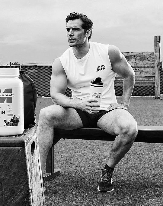 notgwendalupe's tweet photo. henry cavill https://t.co/7LLsOZusbx