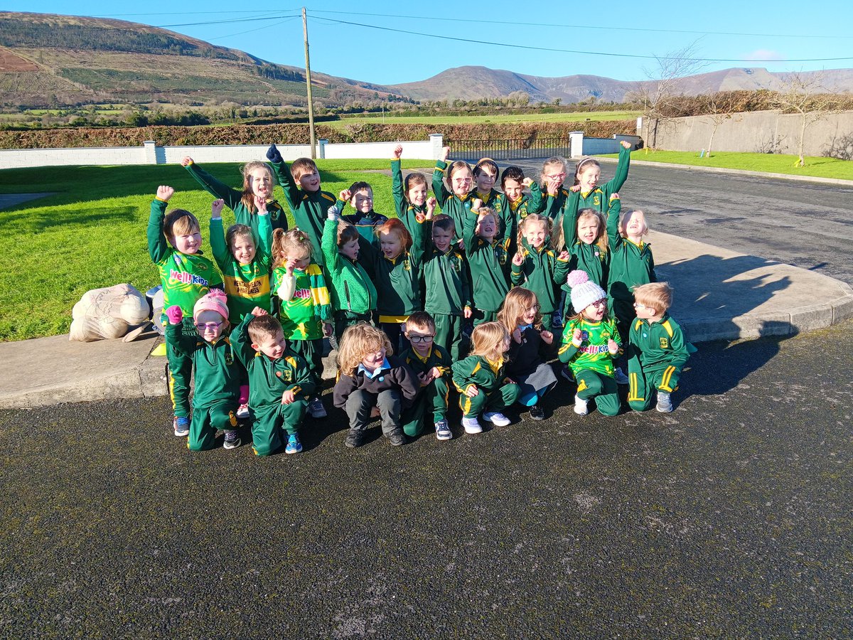 WhelanGavin's tweet photo. The Comeragh side will aim to win a first @MunsterGAA Hurling C'ship title when they face a formidable Russell Rovers side (1pm in Pairc Uì Rìnn), wishing all involved the very best of luck 👍#GDCVisits #MidCountyRegion #GAA @maurice_dee @jasondee171 @west_waterford @wlrfm https://t.co/c6sJEE6f7j