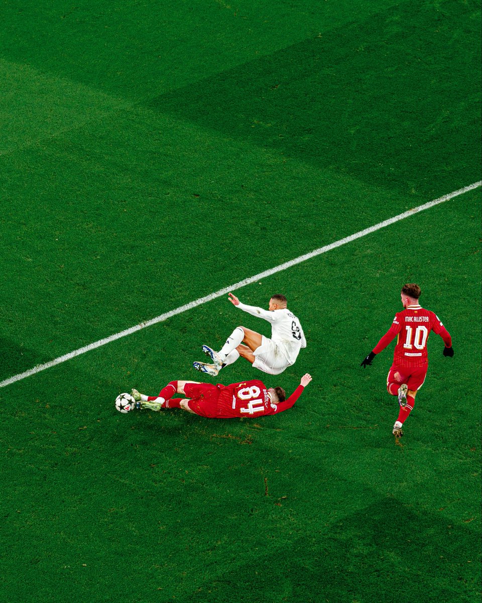 LFCApproved's tweet photo. Photo of the Season (so far) 🧱💥 https://t.co/HAZ30O76ia