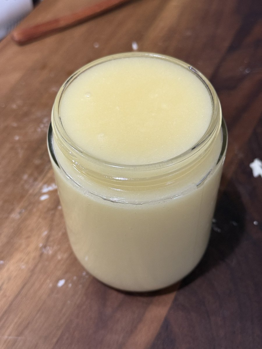 Mango butter + almond oil + vitamin e 🧴 https://t.co/Bi3FNK2Urf