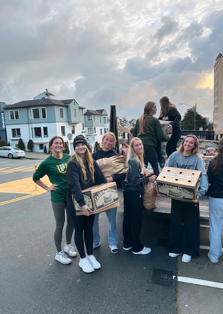 USF's Thanksgiving Food Drive has been a tradition for 29 years. This year's drive mobilized the USF community and partners to come together to raise money and provide food for 110 families in the Western Addition and 50 at De Marillac Academy. Read on: bit.ly/4eNbsZb
