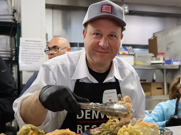 jaredpolis's tweet image. In the spirit of gratitude, it was an honor to serve lunch today to those less fortunate at @denverrescue Denver Rescue Mission