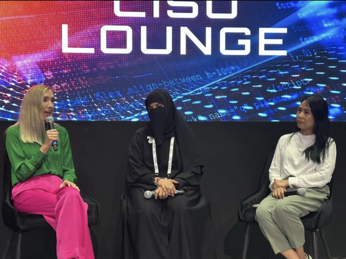 WiCSME's tweet image. 💫 A #Powerhouse of Inspiring Stories 💫

Our WiCSME Program @GITEX was opened by @Q8Thunders Dr. Reem Faraj AlShammari (#WiCSME’s Chairperson &amp;amp; Founding Partner), announcing the start of a 2-hour empowering &amp;amp; inspirational program.