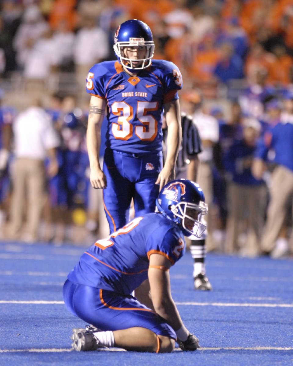 Friday's Blue Chaos Flag Raiser ➡️ 𝙆𝙮𝙡𝙚 𝘽𝙧𝙤𝙩𝙯𝙢𝙖𝙣

📰  boi.st/4fLOWkS

#BleedBlue | #BuiltDifferent