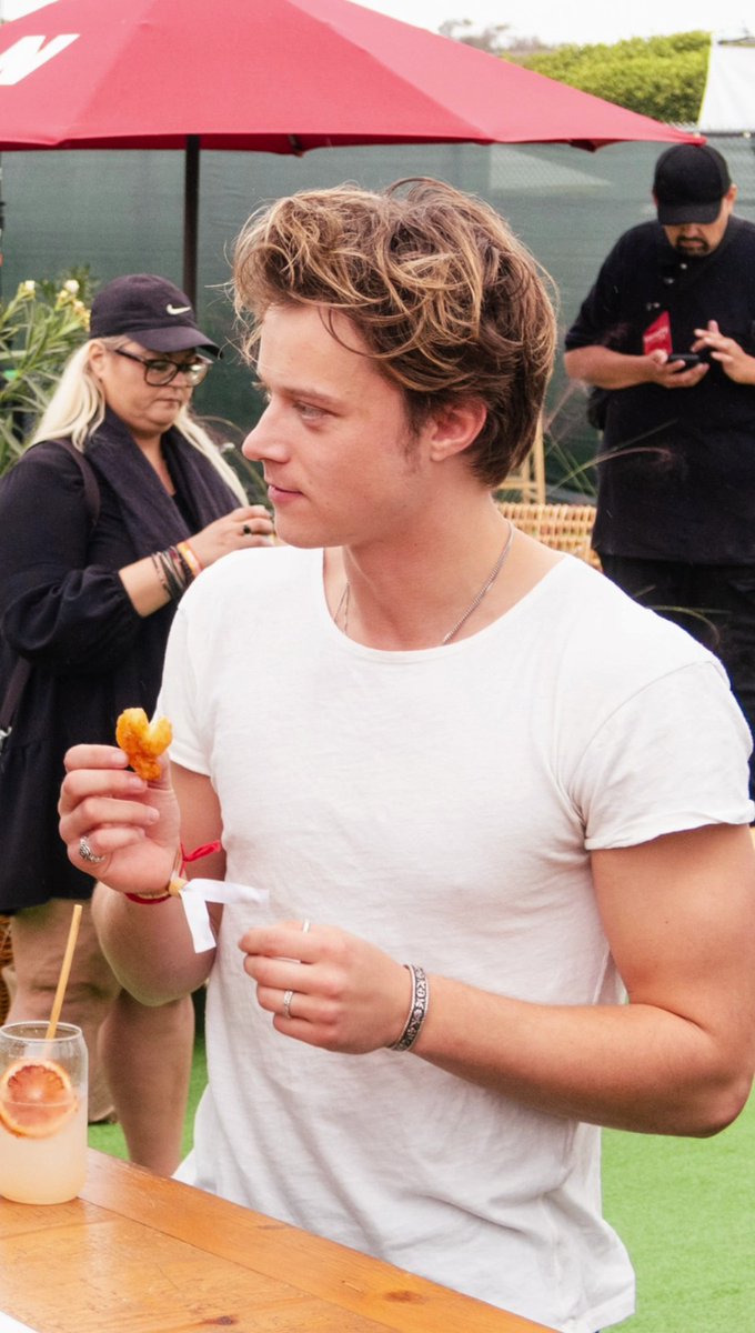 rudethaccess's tweet image. Gostoso! Rudy Pankow no Poguelandia Festival. (02/11)