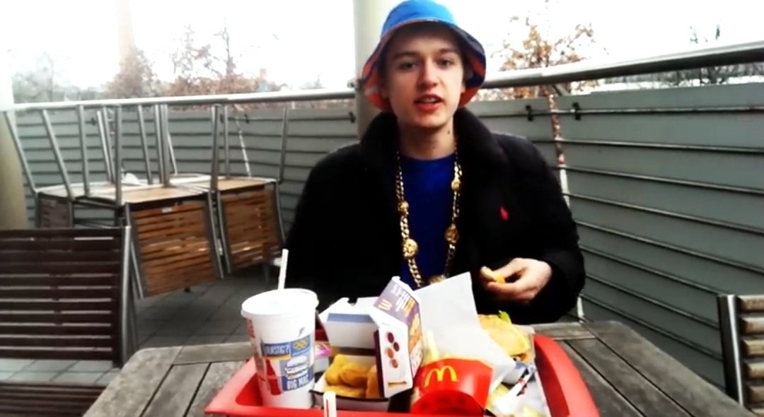 hydragott's tweet image. ich kann dieses bild hören