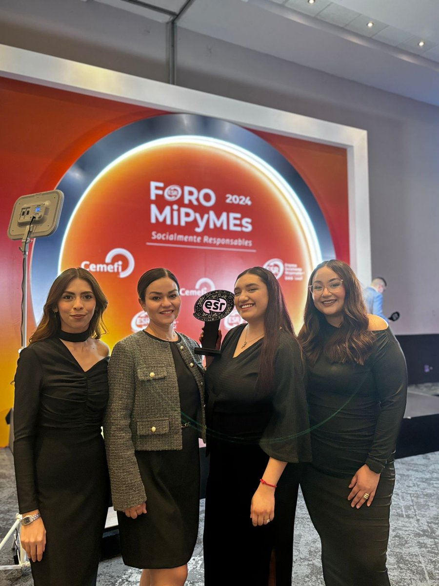 🎊¡Muchas Felicidades!🎊
En el foro MYPIMES 2024 organizado el pasado 15 de octubre, la empresa GLS FORWARDING GROUP fue reconocida por primera vez, con el distintivo ESR (Empresa Socialmente Responsable), marcando su compromiso como proveedor en la implementación de practicas