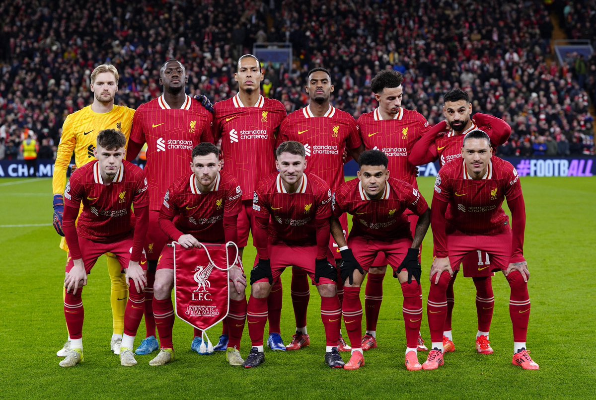 ActuFoot_'s tweet photo. 𝗟𝗜𝗩𝗘𝗥𝗣𝗢𝗢𝗟 𝗧𝗜𝗘𝗡𝗧 (𝗘𝗡𝗙𝗜𝗡) 𝗦𝗔 𝗥𝗘𝗩𝗔𝗡𝗖𝗛𝗘 𝗙𝗔𝗖𝗘 𝗔𝗨 𝗥𝗘𝗔𝗟 𝗠𝗔𝗗𝗥𝗜𝗗 ! 😁❤️

Les Reds ne s’étaient plus imposés face au Real Madrid en Ligue des Champions depuis 2009 mettant fin à une série de 8 rencontres consécutives sans la moindre victoire(1 nul, 7 défaites). 😱

📊 @Statsdufoot