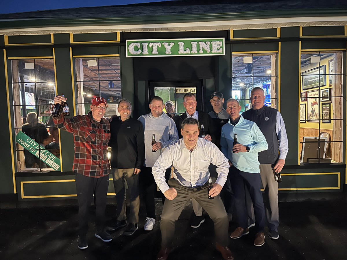 hammer_hammer8's tweet photo. @LFCUSA What a day! #CityLineCafe https://t.co/GcMGur7uoD