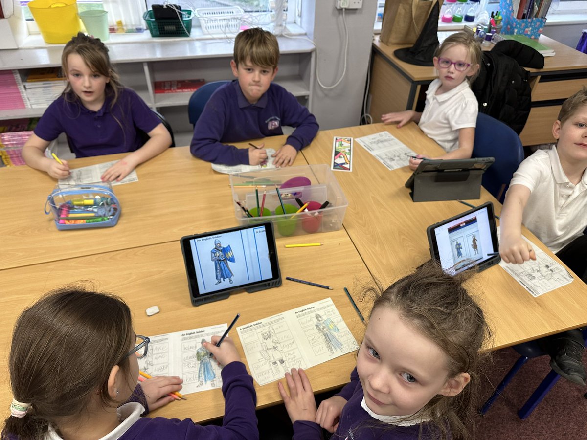 MrsSwanBX's tweet photo. We learned about the differences between Scottish & English soldiers, their clothing/armour and weapons #BPSIDL #BPSSocialStudies @BPSMrsLang https://t.co/xopSKWYi4j