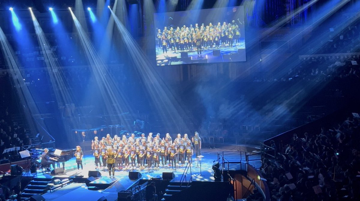 StephenMorganMP's tweet photo. Super proud of Portsmouth children and all young people who took part in the @musicforyouth Prom at the @RoyalAlbertHall tonight. An incredible event which inspires a generation of creativity #MFYProms2024 #ThankYourMusicTeacher https://t.co/fnCxMrgOnq