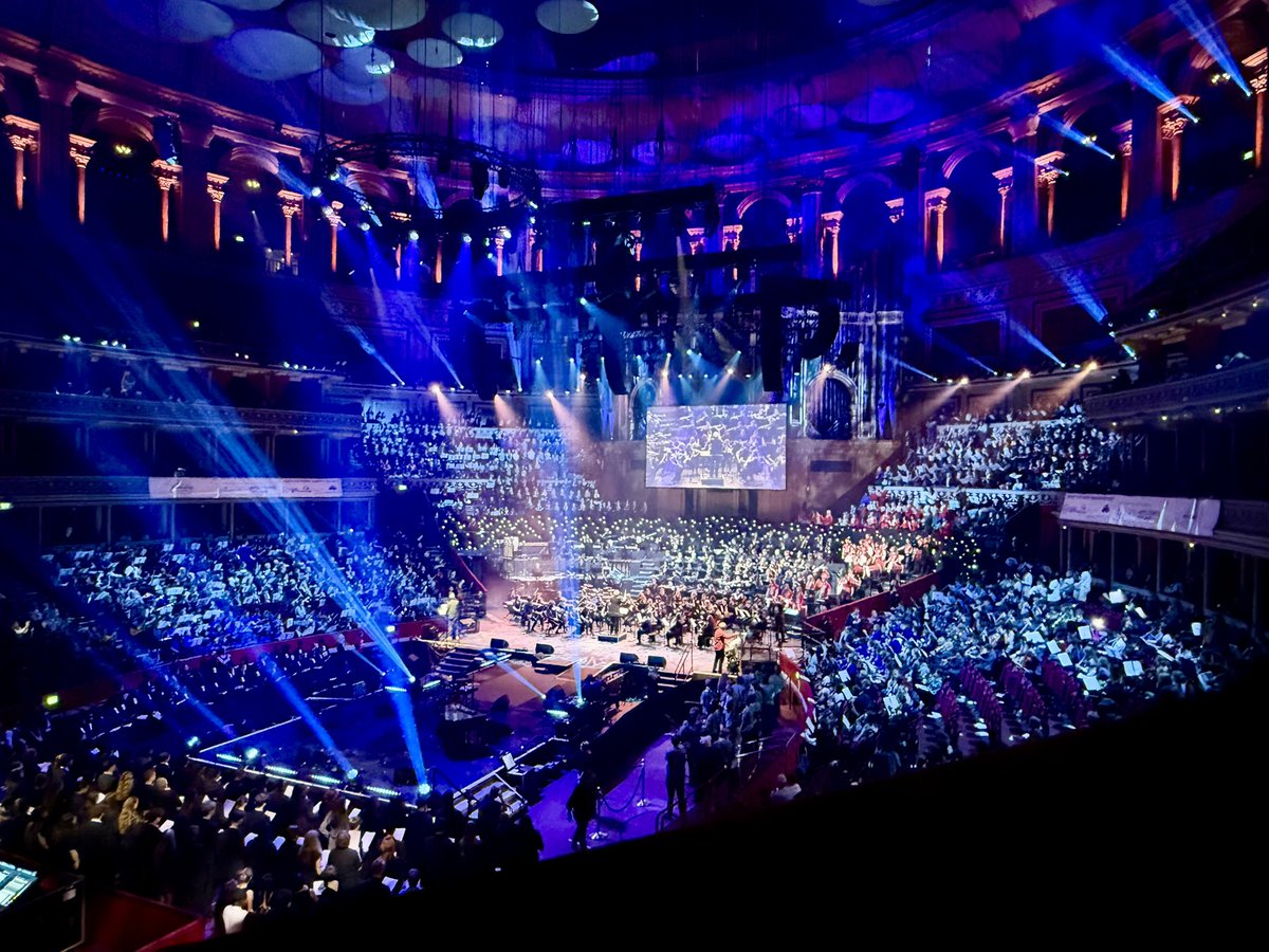 StephenMorganMP's tweet photo. Super proud of Portsmouth children and all young people who took part in the @musicforyouth Prom at the @RoyalAlbertHall tonight. An incredible event which inspires a generation of creativity #MFYProms2024 #ThankYourMusicTeacher https://t.co/fnCxMrgOnq