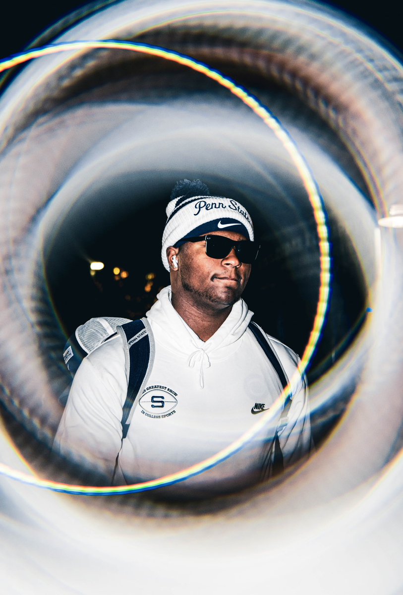 leightonsmittyy's tweet photo. Pregame for the whiteout 

Shot for @PennStateFball https://t.co/k0XW24DKYN