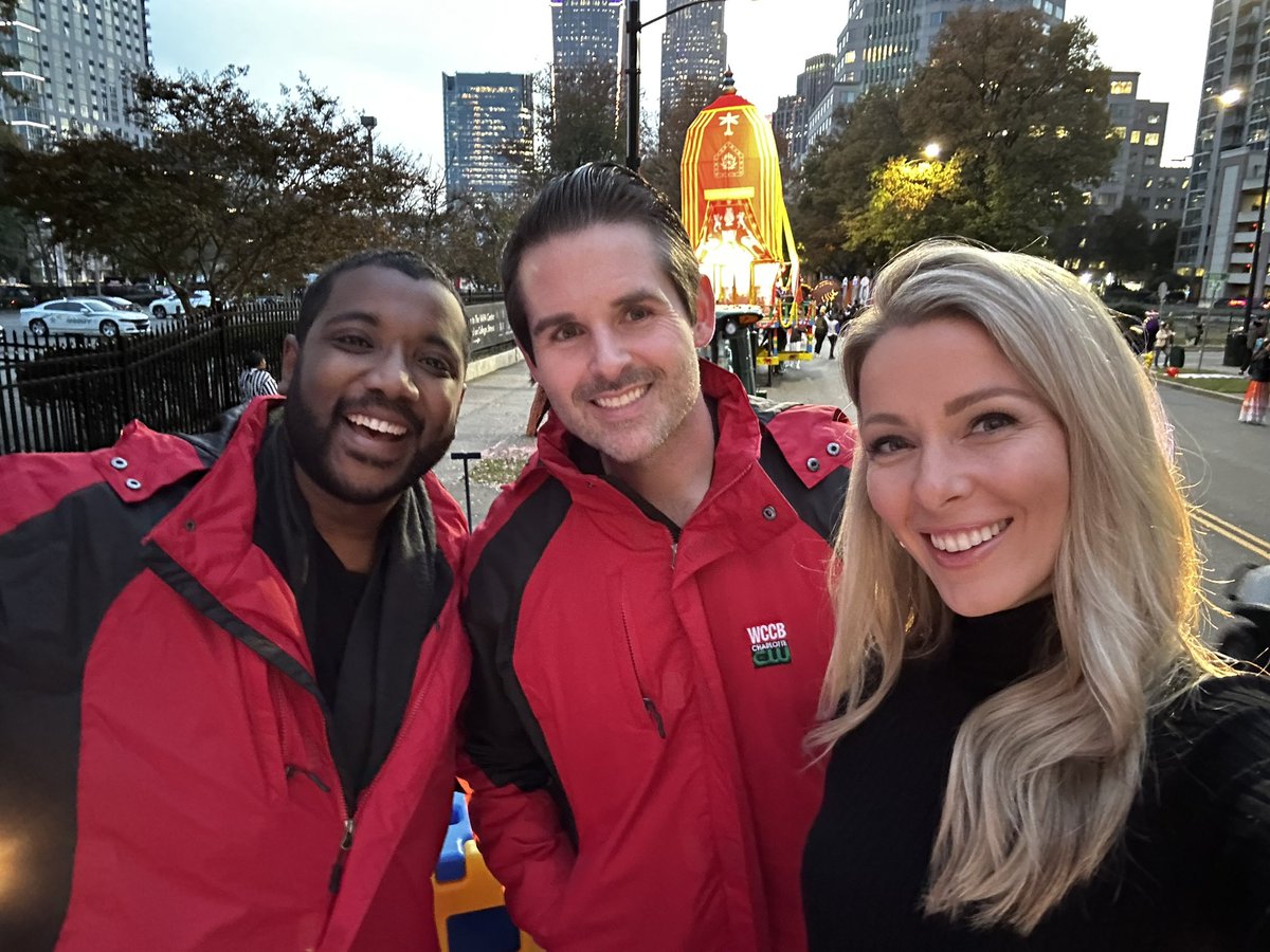 We are ready for the <a href="/NovantHealth/">Novant Health</a> Thanksgiving Eve parade in Uptown! <a href="/WCCBCharlotte/">WCCB Charlotte's CW</a> <a href="/thechrisgilmore/">Chris Gilmore</a> <a href="/GaryBrodeNews/">Gary Brode</a>