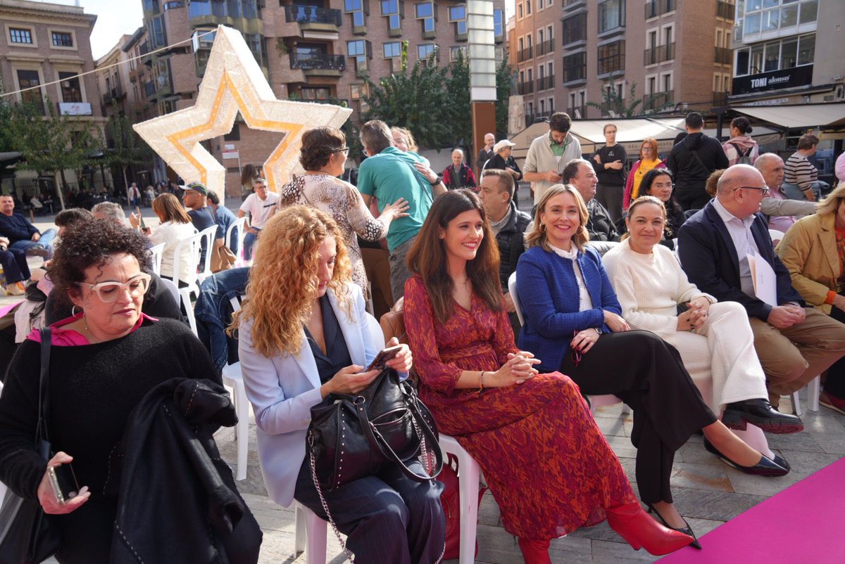 miriamperezalba's tweet photo. 👗#LaModaQueNosUne ha sido el lema elegido por @politsocialmur para el desfile de moda y complementos en el que hoy han participado, con mucha ilusión, medio centenar de personas con discapacidad 👘
¡Gracias por hacer este sueño realidad!💫
#CAPAZes
🔗 https://t.co/jsarjvwcqf https://t.co/B0TzHVrEXw