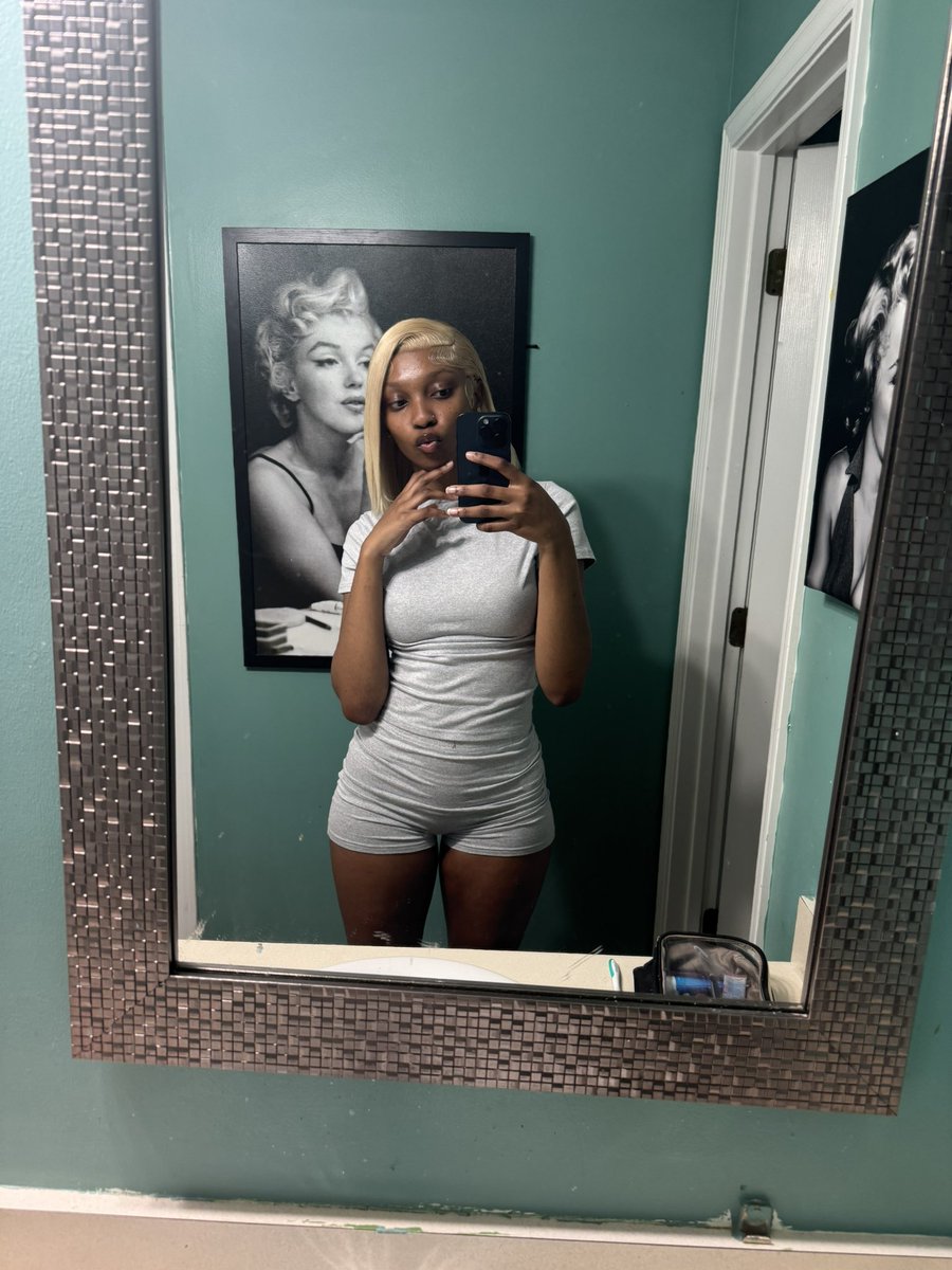 prettypenny tweet media