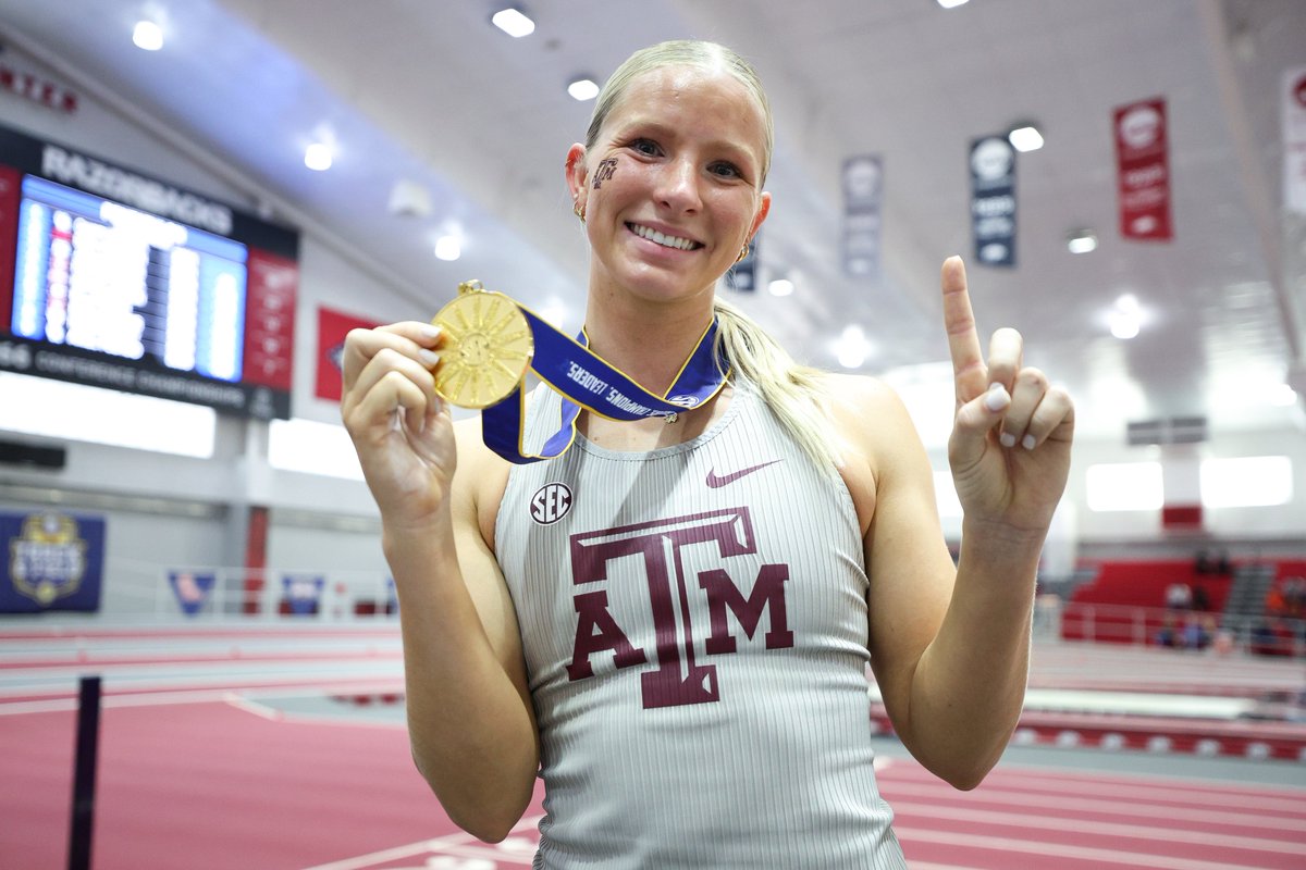 aggietfxc's tweet photo. Don't miss out on moments like this Ags 🤩

Season tickets for indoor &amp; outdoor season are open now ‼️

🎟️ https://t.co/whf3X3DeCu

#GigEm // #AggieTF https://t.co/fpS59Gesvn