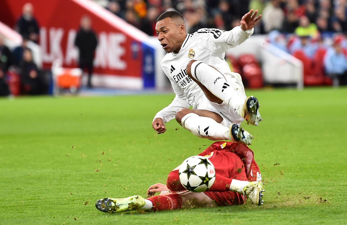 partidazocope's tweet photo. 💥 #TertuliónPartidazo: El Real Madrid se complica la vida perdiendo en Anfield; el Girona pierde en Austria;...

📌 Paco González

📌 Roberto Palomar

📌 @lamacope

📌 @elias_israel

📌 @robertomorales5

📌 @sirolopez

📌 @ferevangelio

📺 https://t.co/BOmK9GKUo7

📻 #PartidazoCOPE
