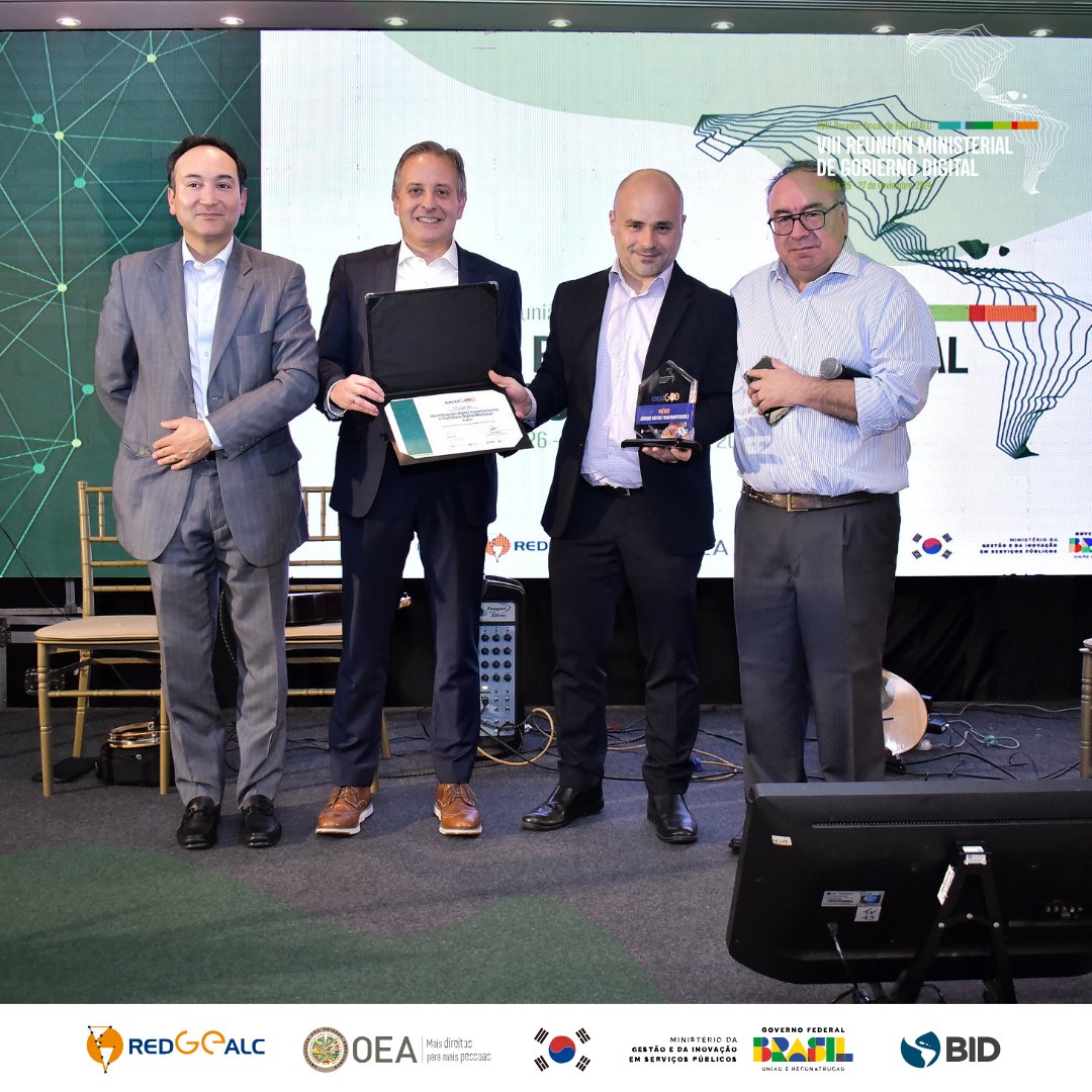 el_BID's tweet photo. 🎉¡Felicidades a los ganadores de #excelGOB 2024!🎉
🏆Servicios transfronterizos: ID Uruguay
🏆Transformación digital: Tina, Asistente Virtual (Argentina)
#excelGOB reconoce a las mejores soluciones implementadas para una gestión pública enfocada en la ciudadanía. Más: https://t.co/AzZa2gFSDH