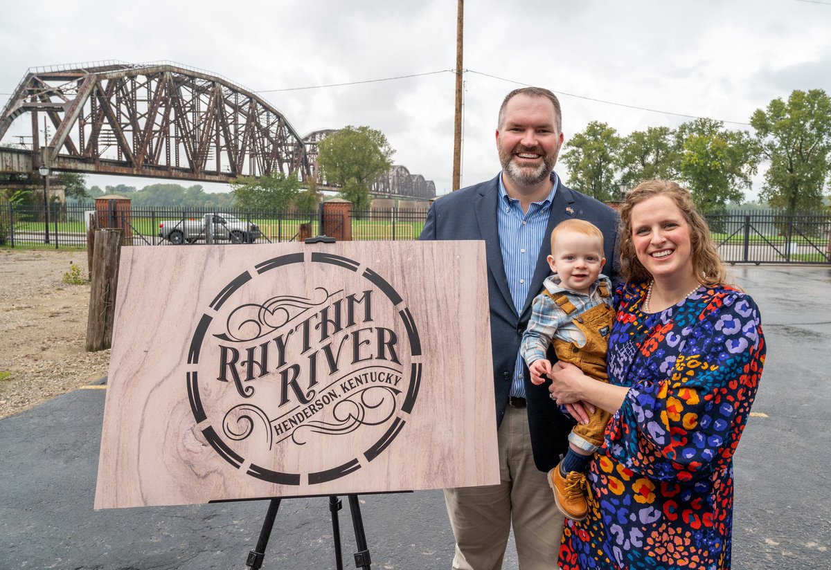 RhythmRiverKy's tweet photo. We want to wish everyone a very happy Thanksgiving! We hope you have a wonderful holiday. https://t.co/ZwVMjQ6jaH