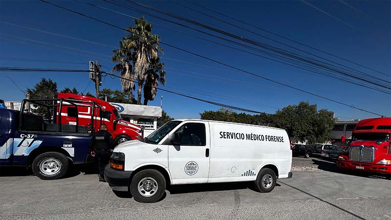 ADNQro's tweet photo. #EXTRA Mueren dos trabajadores por intoxicación al interior de una cisterna en el parque industrial Balvanera

Los empleados de la empresa “Retesa” al parecer realizaban sus labores sin la protección adecuada para evitar la inhalación de gases tóxicos.

👉 https://t.co/wzrVrOLBxg https://t.co/vYQL9jQPcO