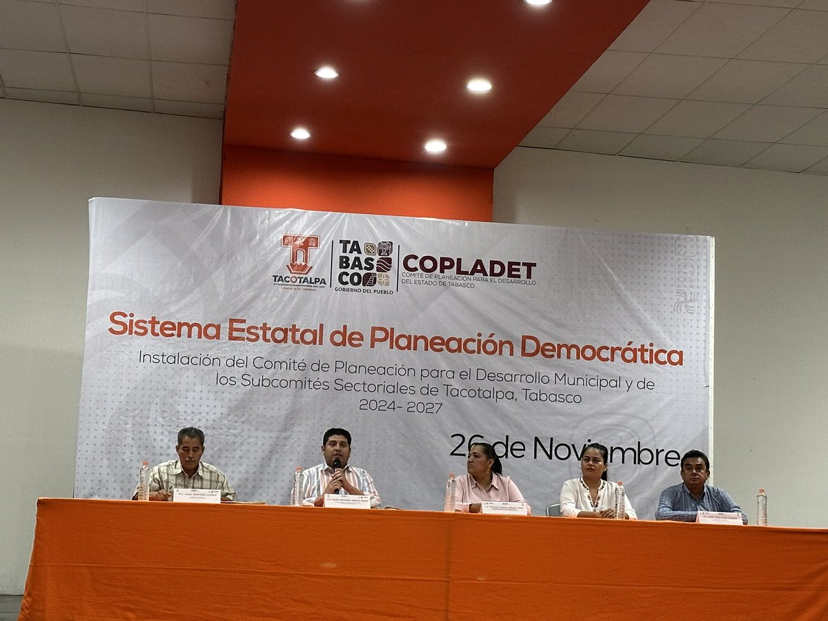Acompañé a mi querido amigo <a href="/RickiArcos/">Ricki Arcos</a> presidente municipal de Tacotalpa, a la instalación del Comité de Planeación para el desarrollo municipal y de los Subcomités sectoriales de Tacotalpa, sé que junto a grandes amigos y amigas que forman parte del mismo, harán un excelente