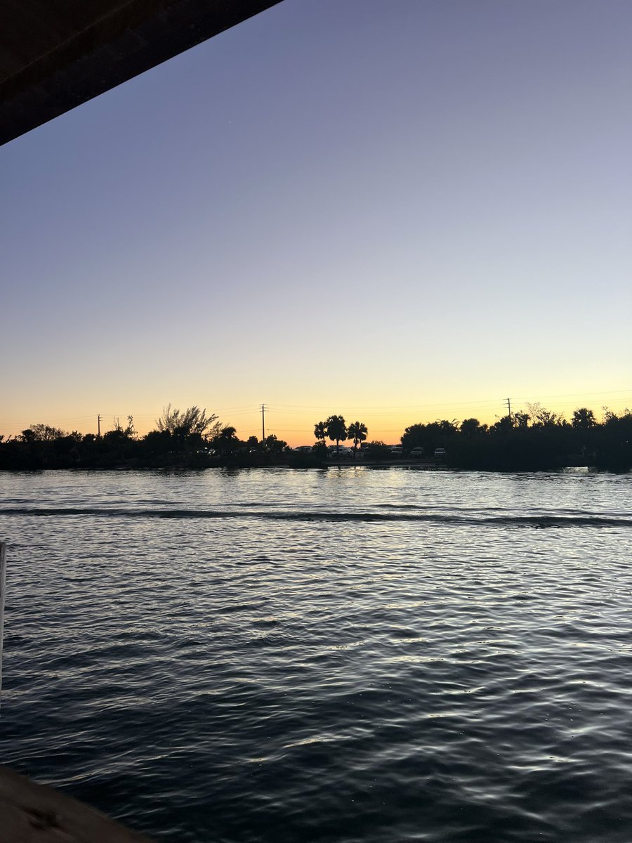 day 19 of gratitude snaps and today I am grateful to be in Florida to see my family! Missed them so much and can’t wait to spend this break with them! #vpgratitude <a href="/vphsleadership/">Valley Park Leadership Program</a>