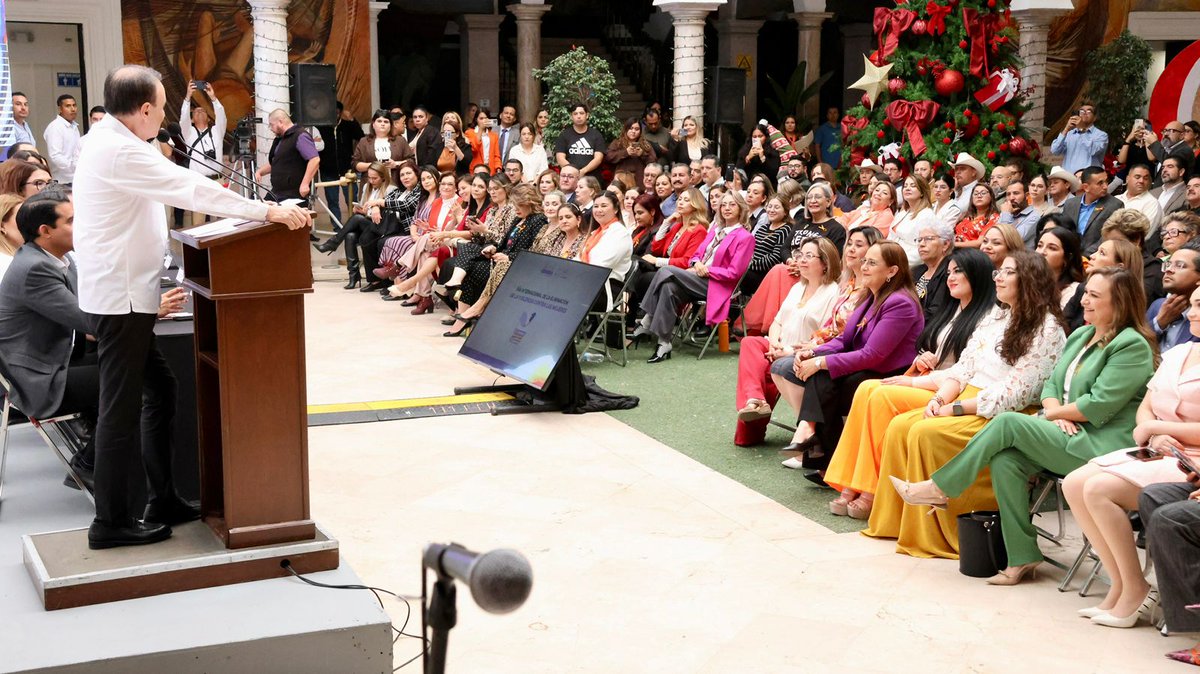 Hoy, estuvimos presentes en el evento conmemorativo del Día Internacional de la Eliminación de la Violencia contra la Mujer, en el que acompañamos a nuestro gobernador, el doctor <a href="/AlfonsoDurazo/">Alfonso Durazo</a>, y con quien unimos esfuerzos a su iniciativa para que las mujeres se sientan seguras