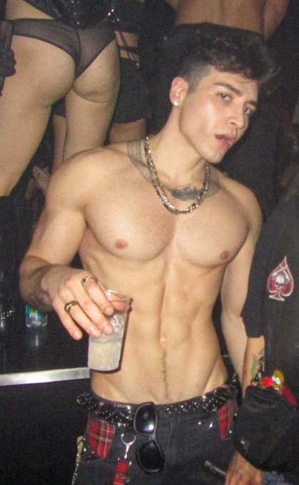 1 pic. In the streets / in the sheets ? https://t.co/TVIOBeqbDn