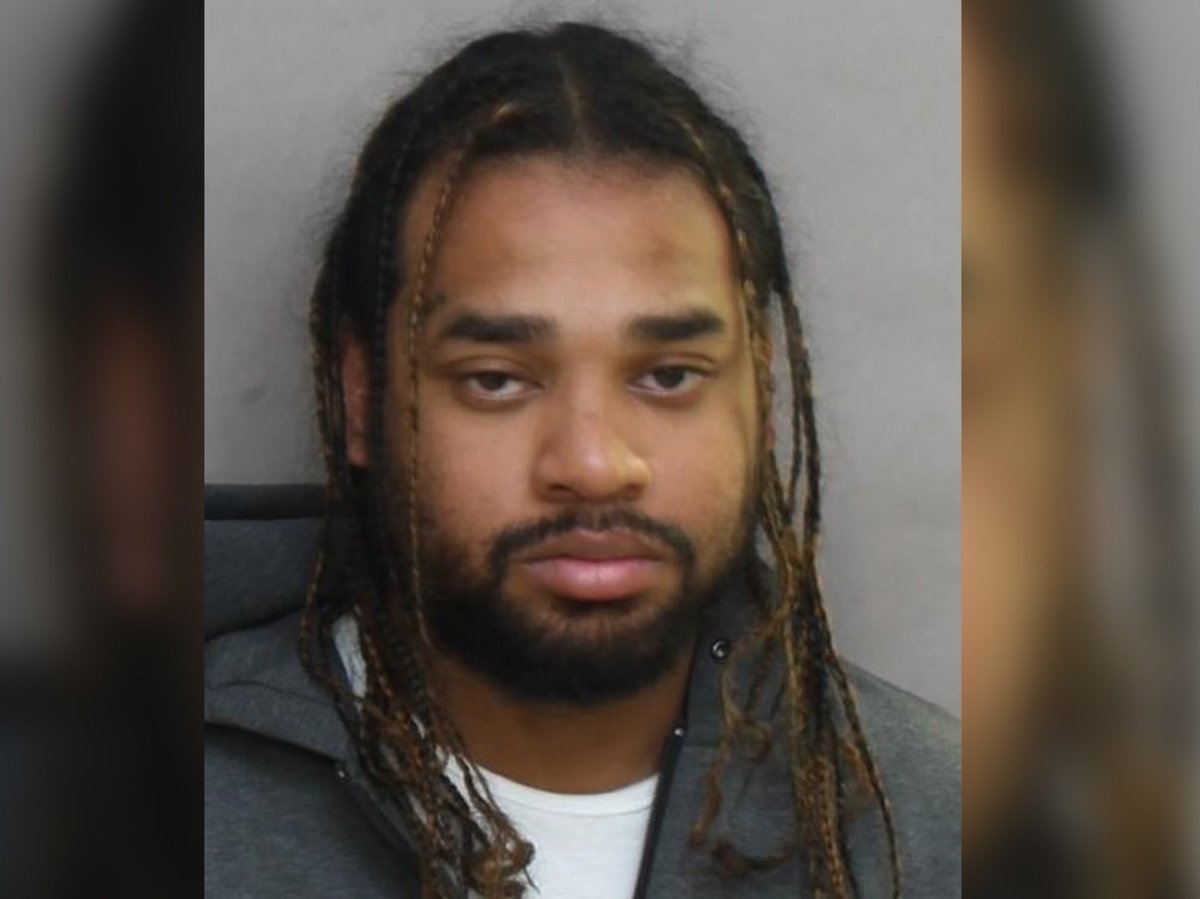 6ixbuzztv's tweet photo. #REPORT: Police have identified Troy Ledrew as the man wanted for allegedly shooting at over 10 vehicles on Highway 401 in Mississauga yesterday. https://t.co/sJwzGah79c