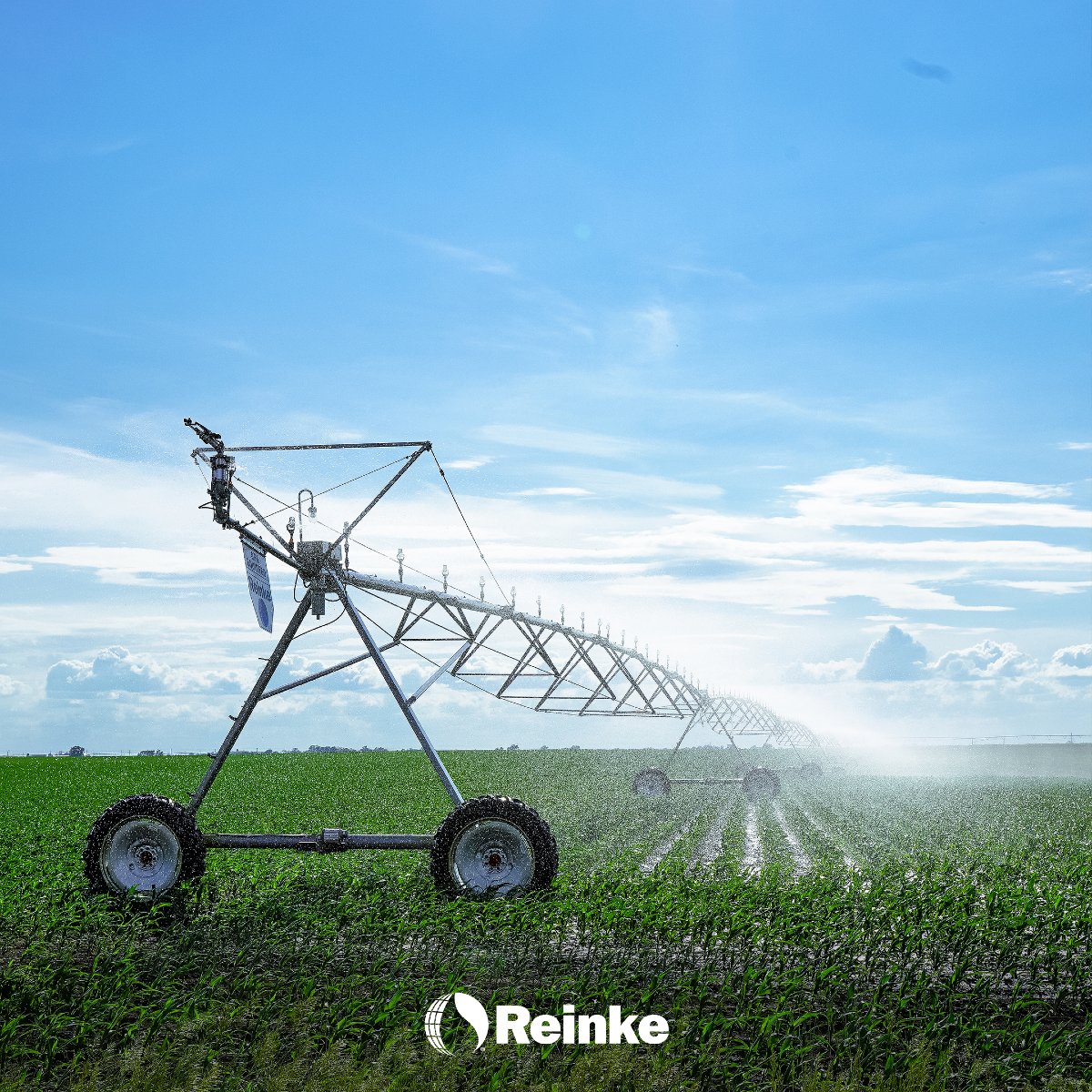 Reinke_Irr's tweet photo. Customized solutions tailored to your crops and terrain! π± Optimize water usage and maximize yields with precision irrigation. #CustomizedSystems #OptimizedYields #Reinke https://t.co/AHXF66sJAd