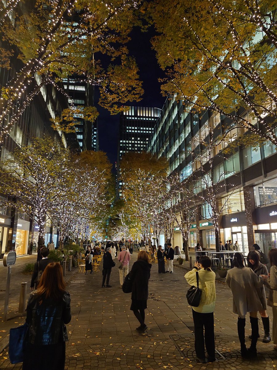 HDKYSK's tweet photo. 弊社オフィス前。
採用、副業・兼業、事業提携など（イルミネーションみがてら）お気軽に遊びにきてください。 https://t.co/vkkuc8slIQ