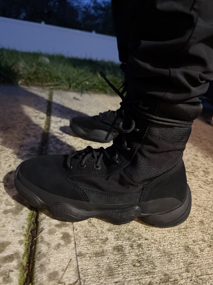 CHRISM4FIA's tweet photo. Thank you #GOATAPP for my final pair of Adidas Yeezys โค๏ธ https://t.co/hIvrFZuuQP