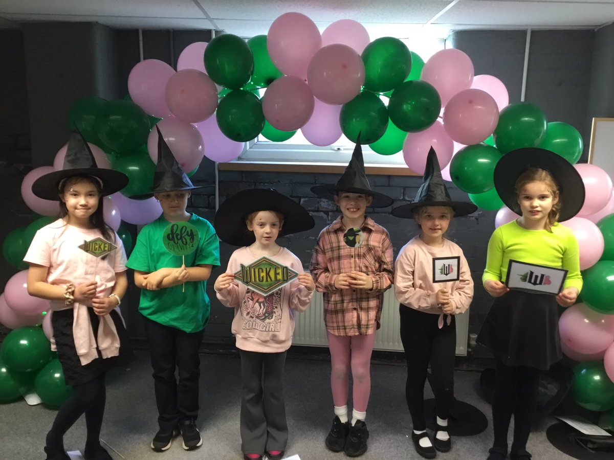 ZoeJoyc83945653's tweet photo. Year 1, 2,3 and 4 took part in an amazing creative festival with @ChorleySSP. Dancing, singing and acting all things Wicked! @StJamesChorley @StJamesYear1 @StJamesYear2 @StJamesYear3 @StJamesYear4 https://t.co/uM8f4pyD6v