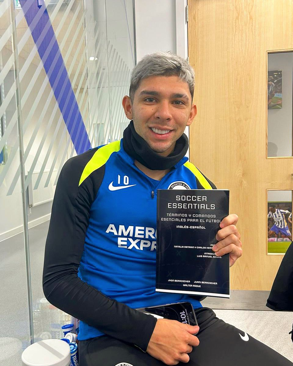 Walter Roque (@cataroque) on Twitter photo Julio Enciso, jugador del <a href="/OfficialBHAFC/">Brighton & Hove Albion</a> de la <a href="/premierleague/">Premier League</a> y de la selección paraguaya 🇵🇾 de fútbol, ya tiene en sus manos su <a href="/SEssentialsUS/">Soccer Essentials</a>.
Julio Enciso es uno de los futbolistas con mejor presente en su club en el fútbol de la primera división de Inglaterra así, como con Julio Enciso, jugador del <a href="/OfficialBHAFC/">Brighton & Hove Albion</a> de la <a href="/premierleague/">Premier League</a> y de la selección paraguaya 🇵🇾 de fútbol, ya tiene en sus manos su <a href="/SEssentialsUS/">Soccer Essentials</a>.
Julio Enciso es uno de los futbolistas con mejor presente en su club en el fútbol de la primera división de Inglaterra así, como con