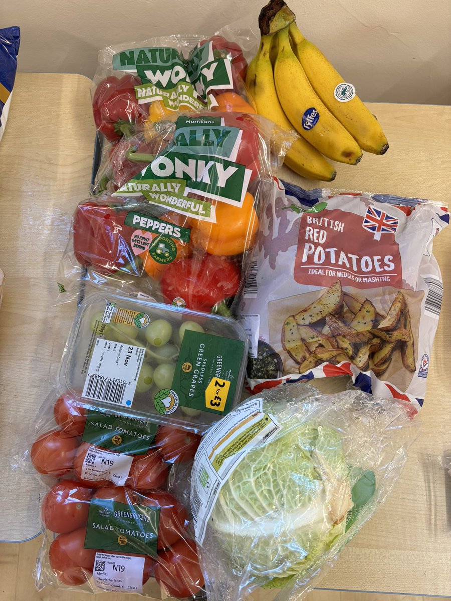 Sam Birchall (@sambirchallx) on Twitter photo This weeks <a href="/DallamPrimary/">Dallam Primary</a> <a href="/TeamTBBT/">The Bread and Butter Thing</a> was brilliant! We scored the bags a 10 out of 10! I challenged some of the volunteers to make a tomato and red pepper soup! Amy sent me this! She said it was delicious along with the crusty rolls from the bags today! #zerofoodwaste #community This weeks <a href="/DallamPrimary/">Dallam Primary</a> <a href="/TeamTBBT/">The Bread and Butter Thing</a> was brilliant! We scored the bags a 10 out of 10! I challenged some of the volunteers to make a tomato and red pepper soup! Amy sent me this! She said it was delicious along with the crusty rolls from the bags today! #zerofoodwaste #community