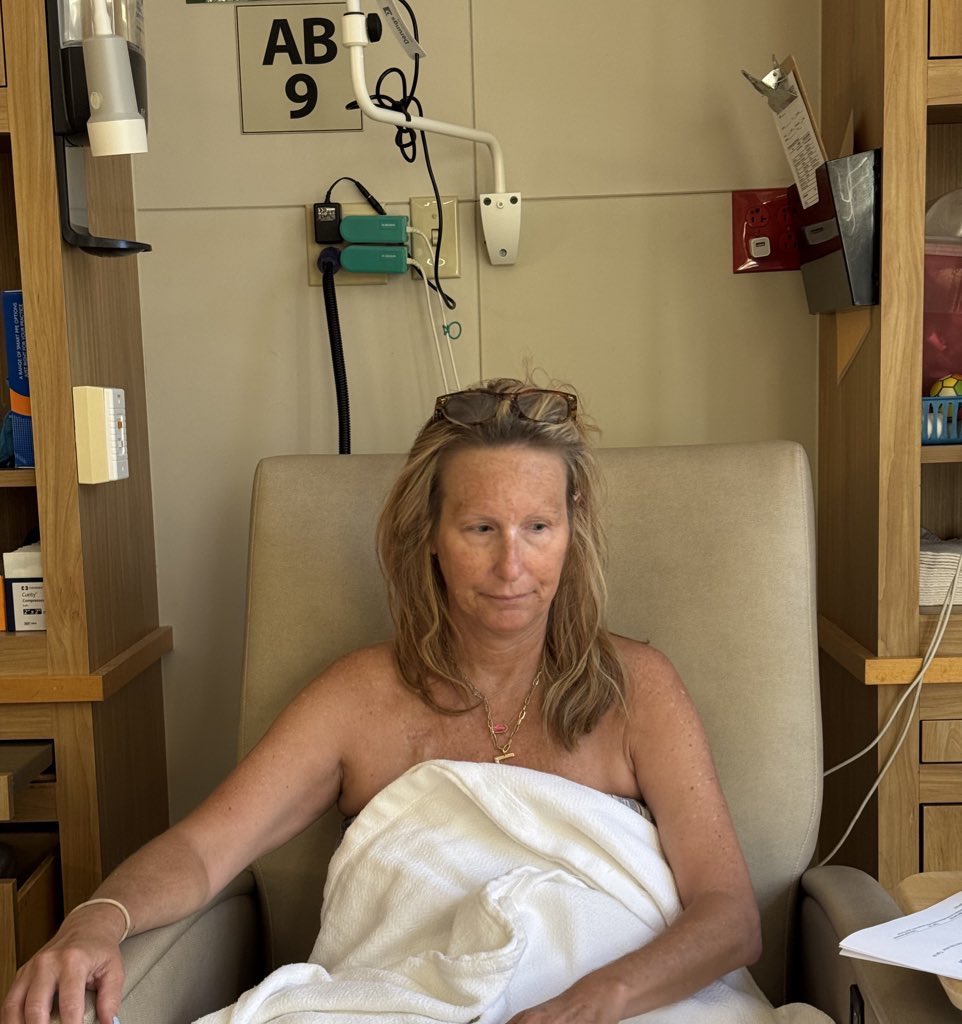 I am at 466 verified followers!!! Who’s gonna help me hit that 500?!? Then I will work my motherfucking ass off to get the 5M impressions! This beautiful woman right here deserves the best cancer treatments and I am going to utilize Twitter to pay for it!!! <a href="/elonmusk/">Elon Musk</a> can ya help