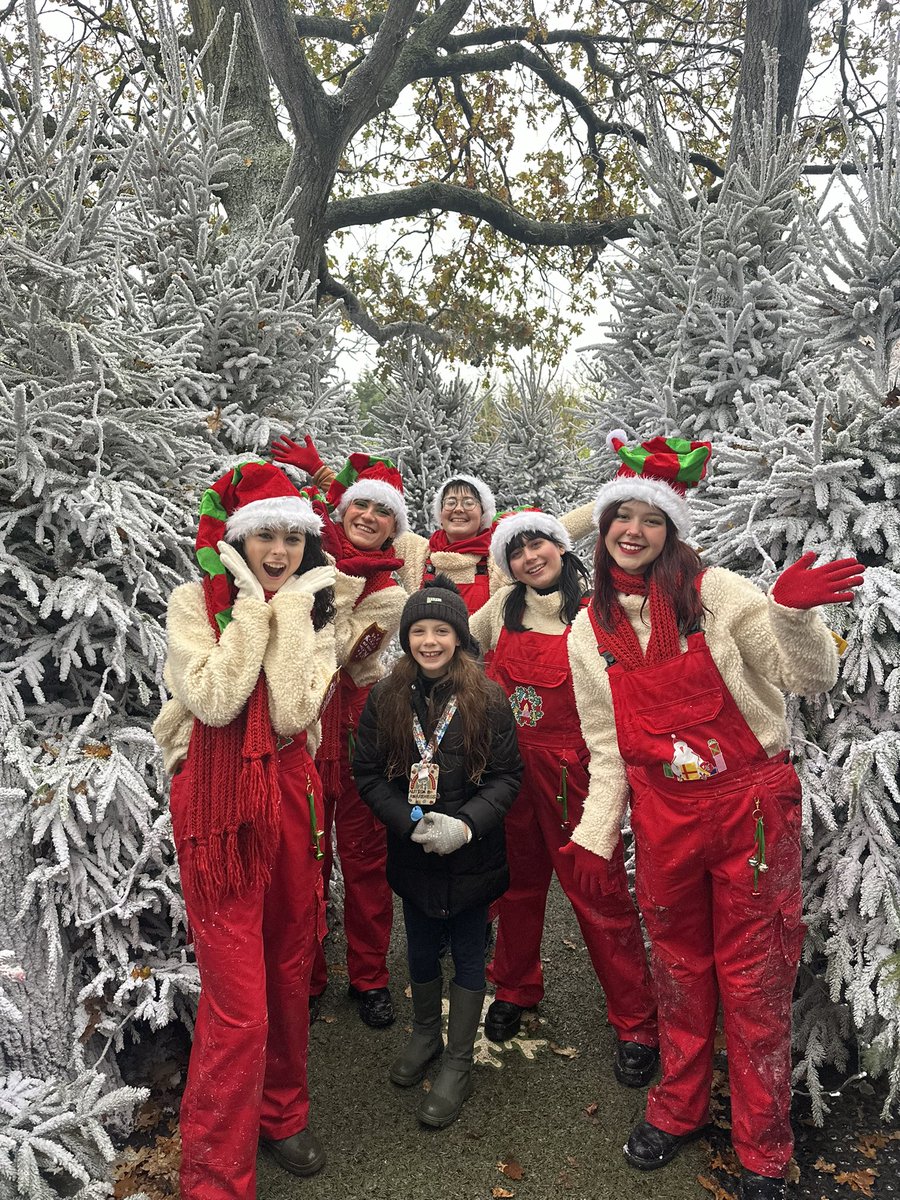 RobynT89's tweet photo. It’s beginning to look a lot like Christmas 🎄🎄🎅🏼🧑🏻‍🎄❤️ https://t.co/fqFCRMgDDk