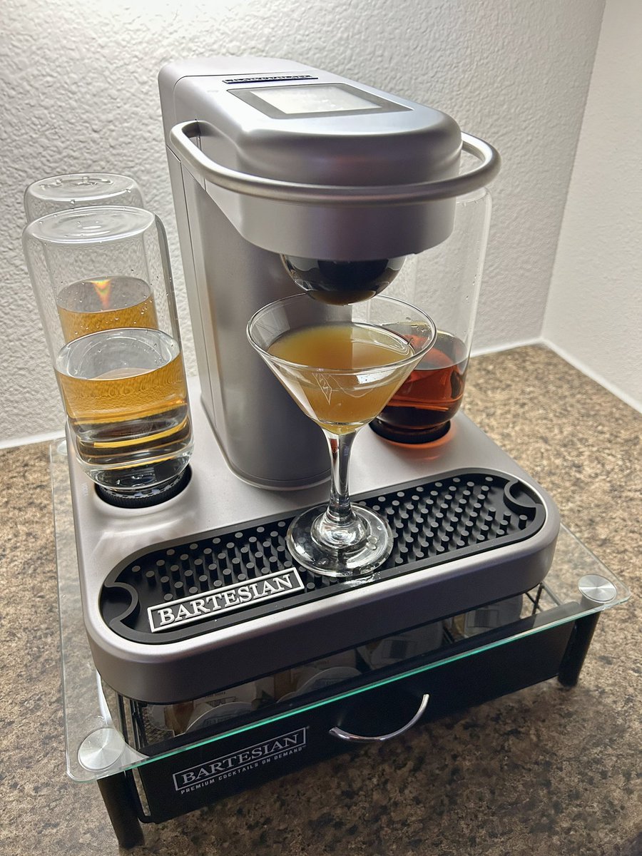 LoveBeauteeXO's tweet photo. Spending the holiday with my bestie and his partner and I get to get acquainted with their new edition to their family #TheBartesian. Itโs EVERYTHING and will be added to my Christmas wishlist. ๐ธ https://t.co/8ImKAL5pqb