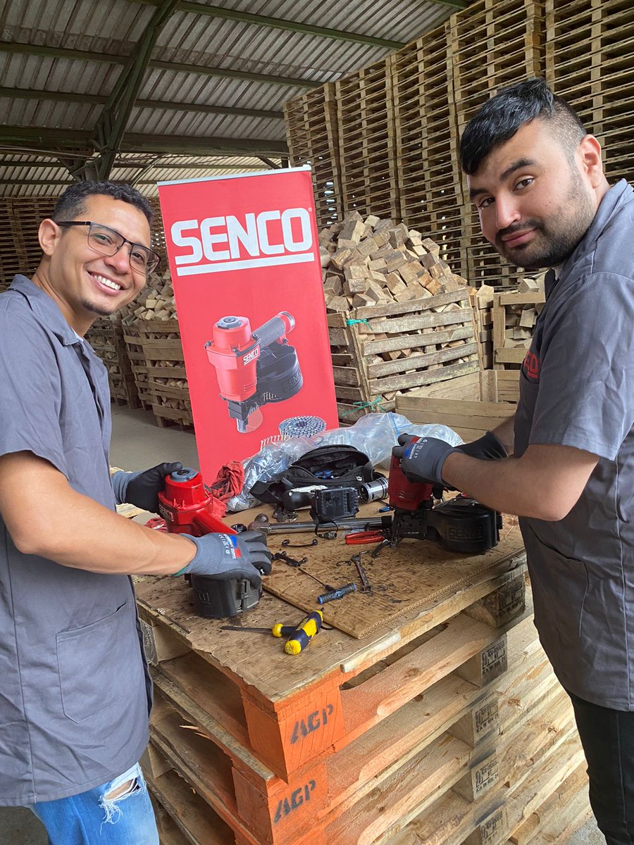 Hoy queremos levantar las manos y hacer un gran ¡¡¡GRACIAS!!! a nuestros super técnicos que siempre están listos para resolver todo con una sonrisa 😁 y la herramienta adecuada 🔧. ¡No hay problema que se les resista! 🙌